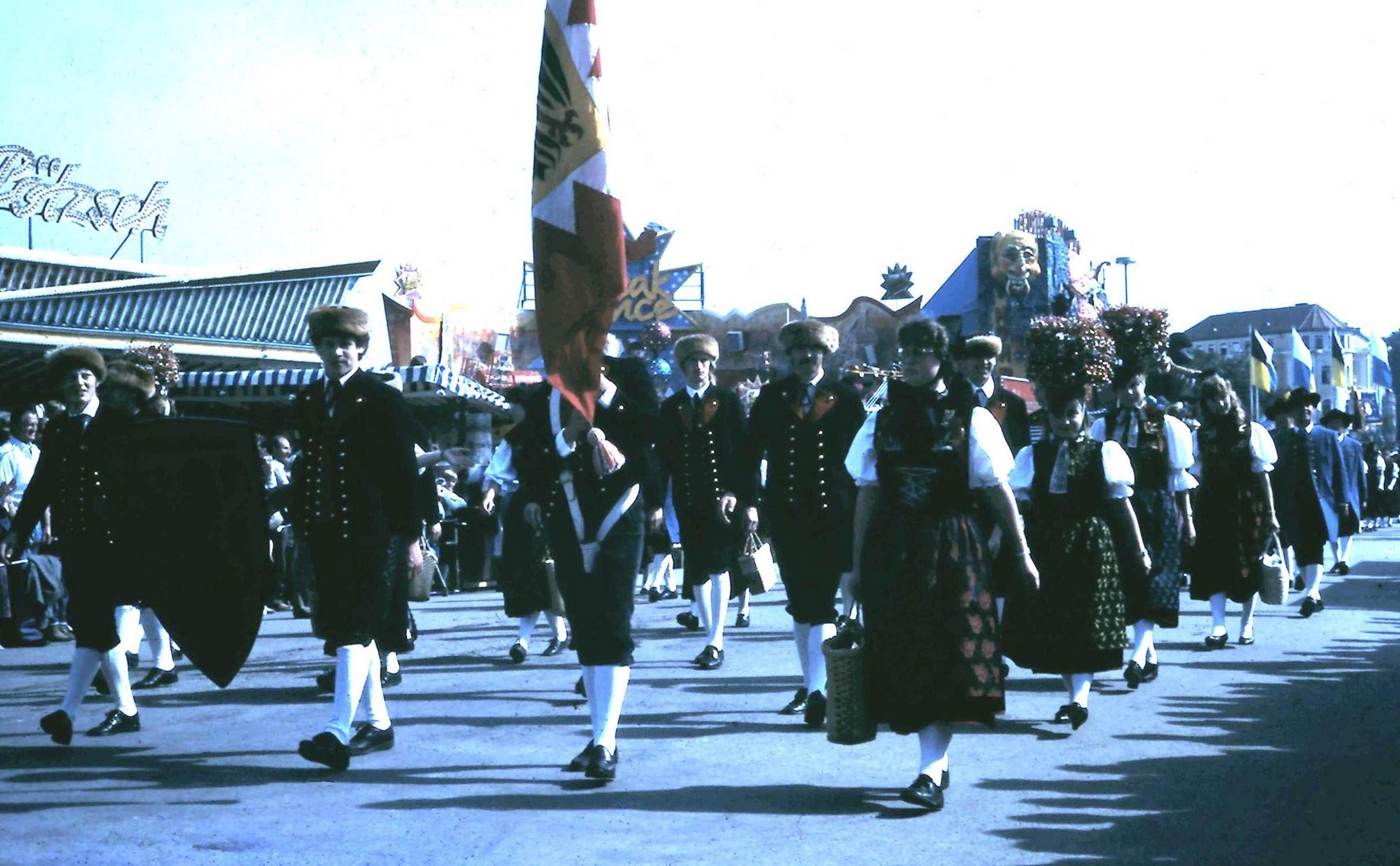 Oktoberfest - Trachten- und Schützenzug (2)