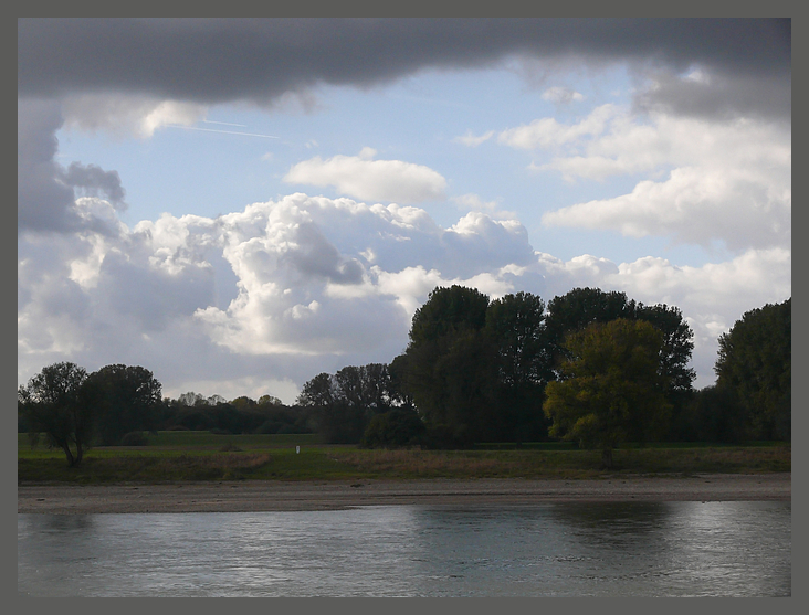 Oktoberwolken am Niederrhein