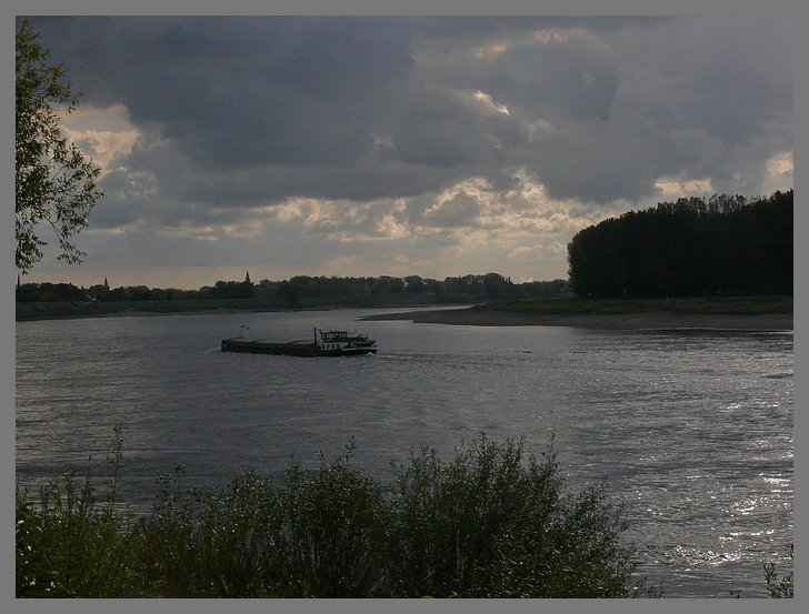 Oktoberwolken über Monheim am Rhein 2