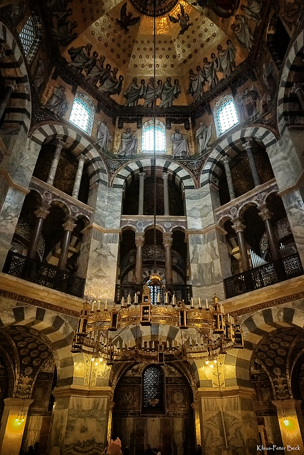 Oktogon im Kaiserdom zu Aachen