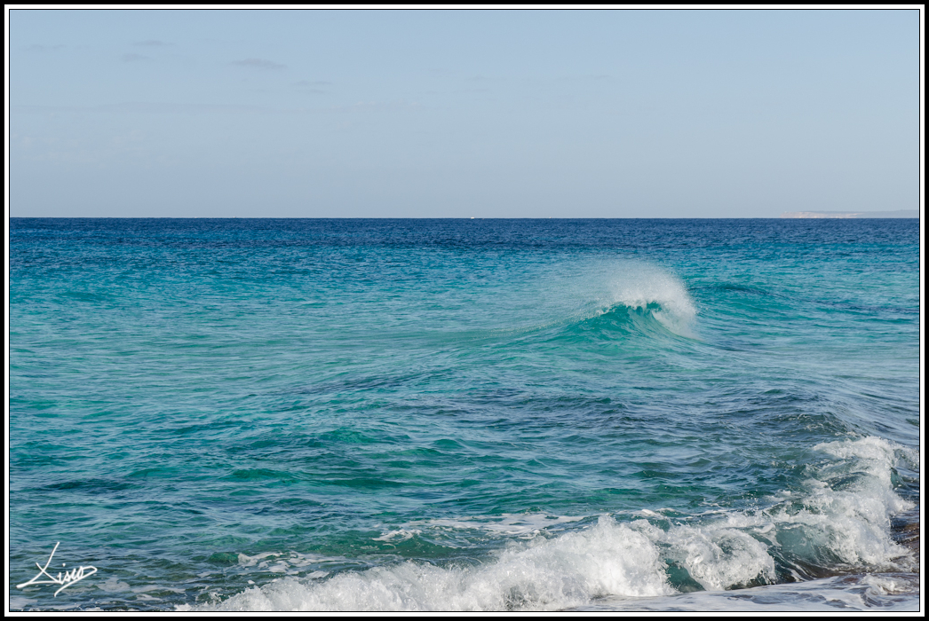 Ola en el azul