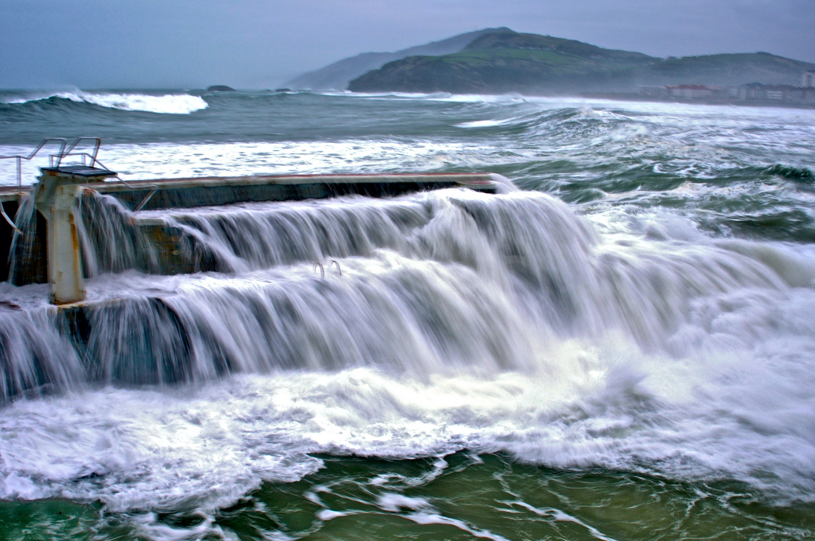 Olas en el Puerto098