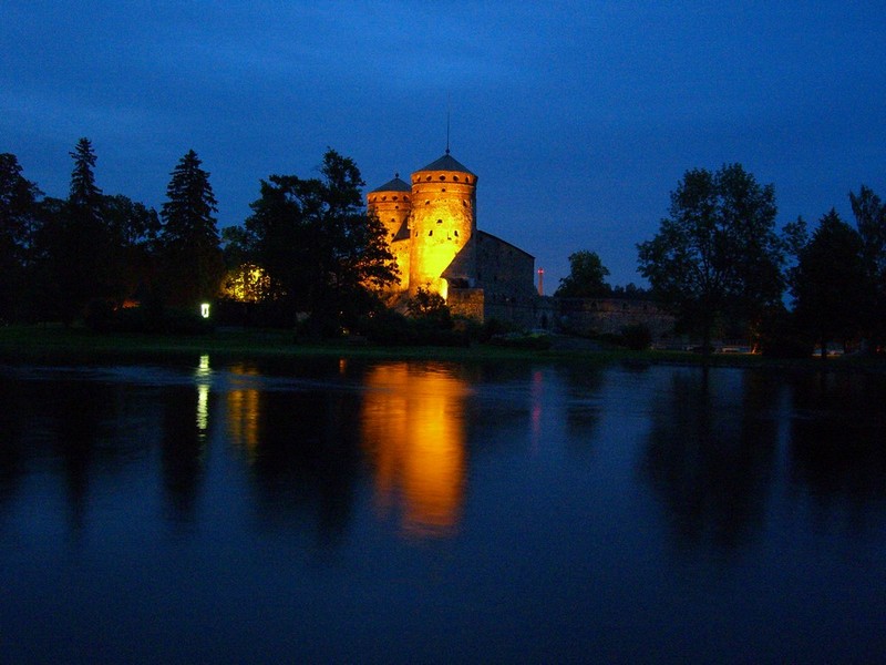 Olavinlinna Castle by night