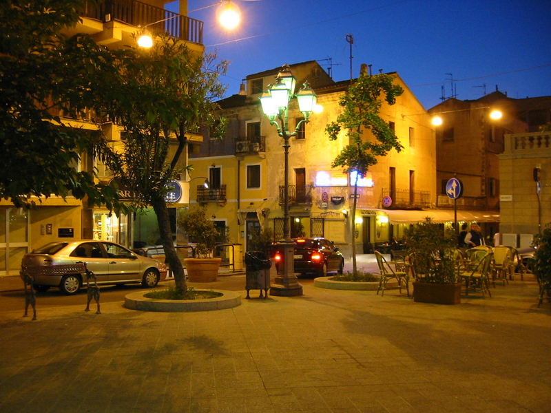 Olbia/Sardinien bei Nacht