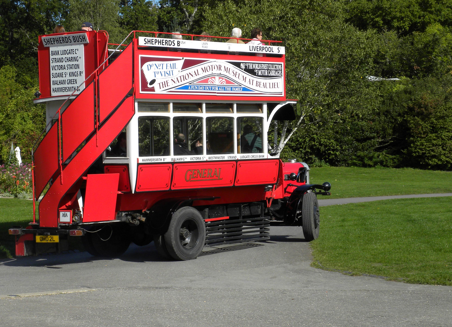 OLD BRITISH BUS.