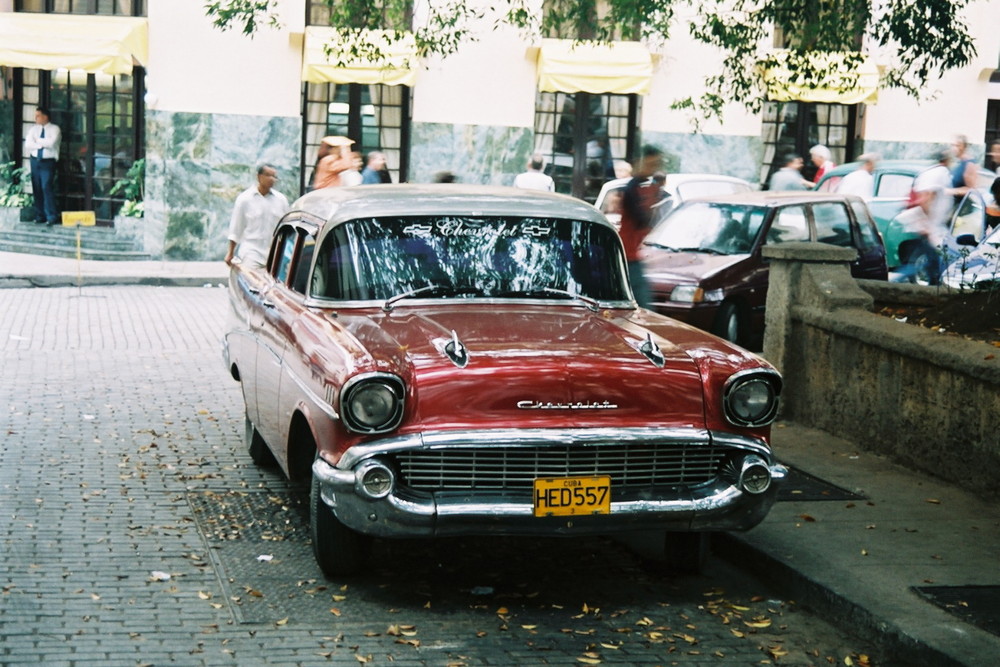 Old car in Havanna