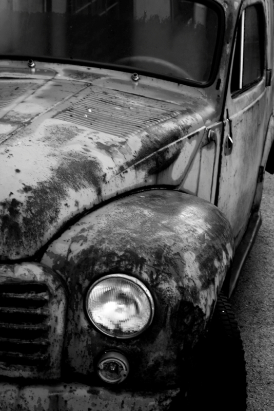Old car in Matelica
