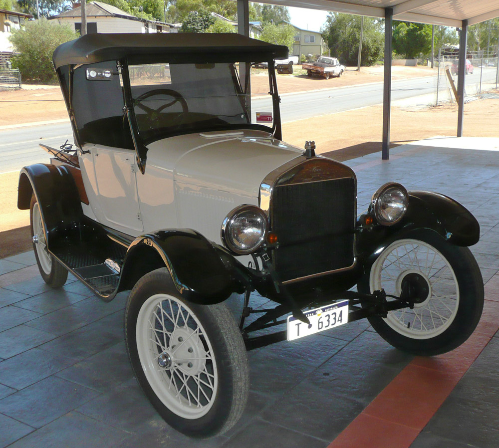 Old Car in Toodyay