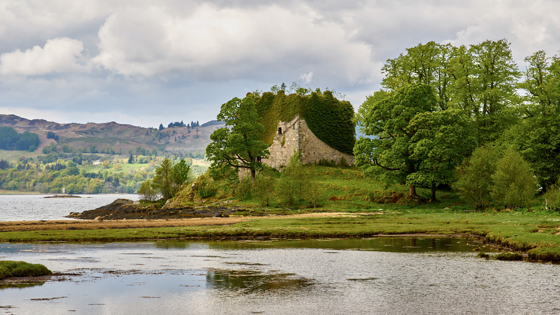 Old Castle Lachlan.