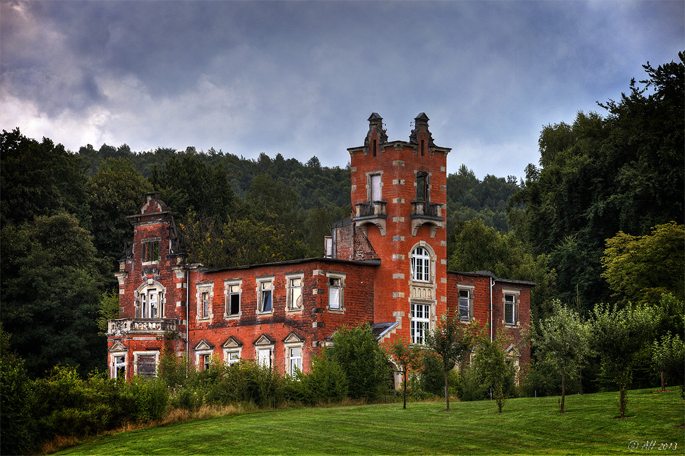 Old decaying castle ...