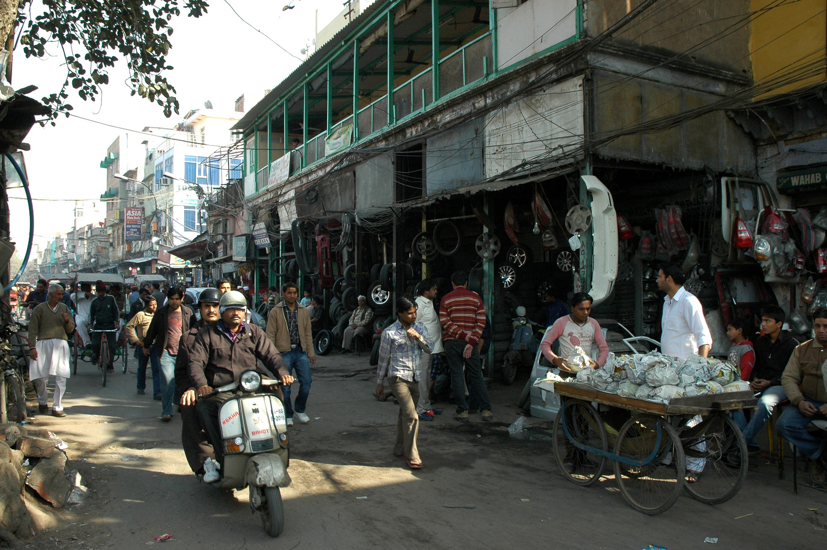 Old Dehli (18) - street life