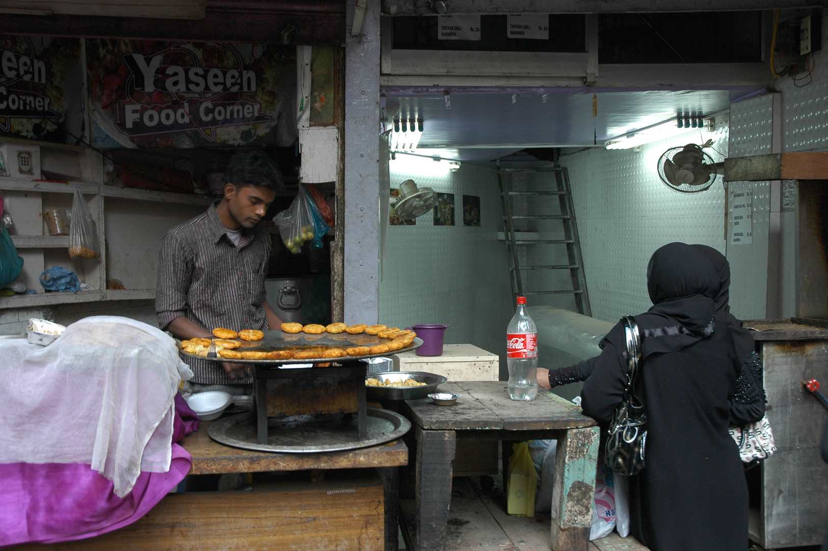 Old Dehli (19); Food corner