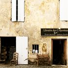 old-fashioned bookstore of Saint Émilion