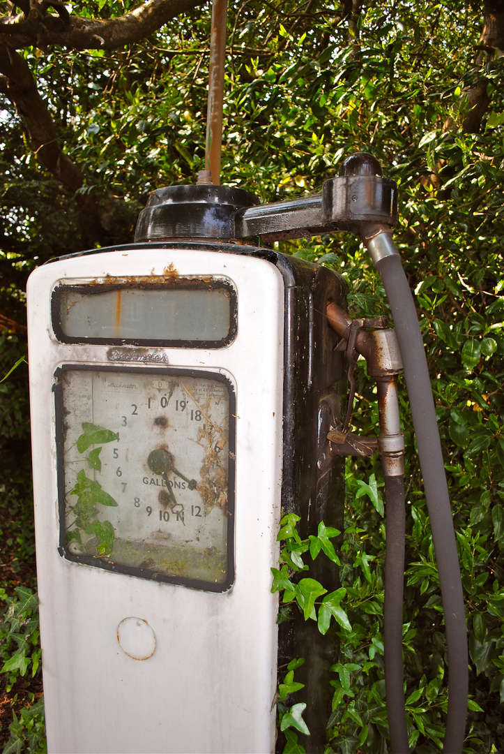 old gas pump 2