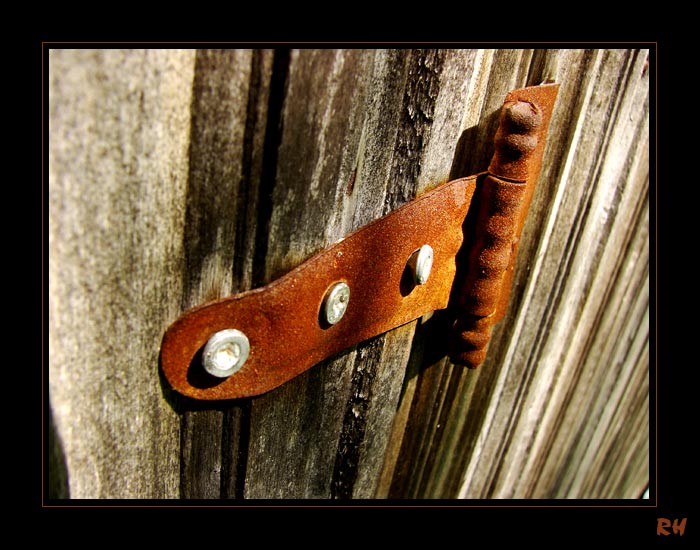 old hinge