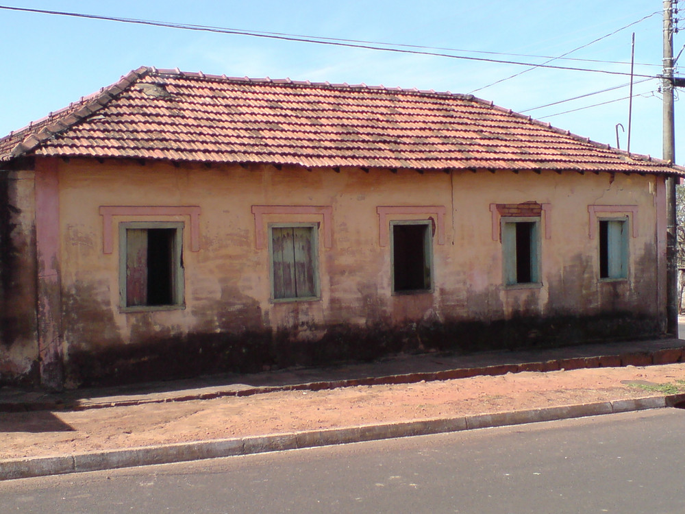 Old house (Casa velha)