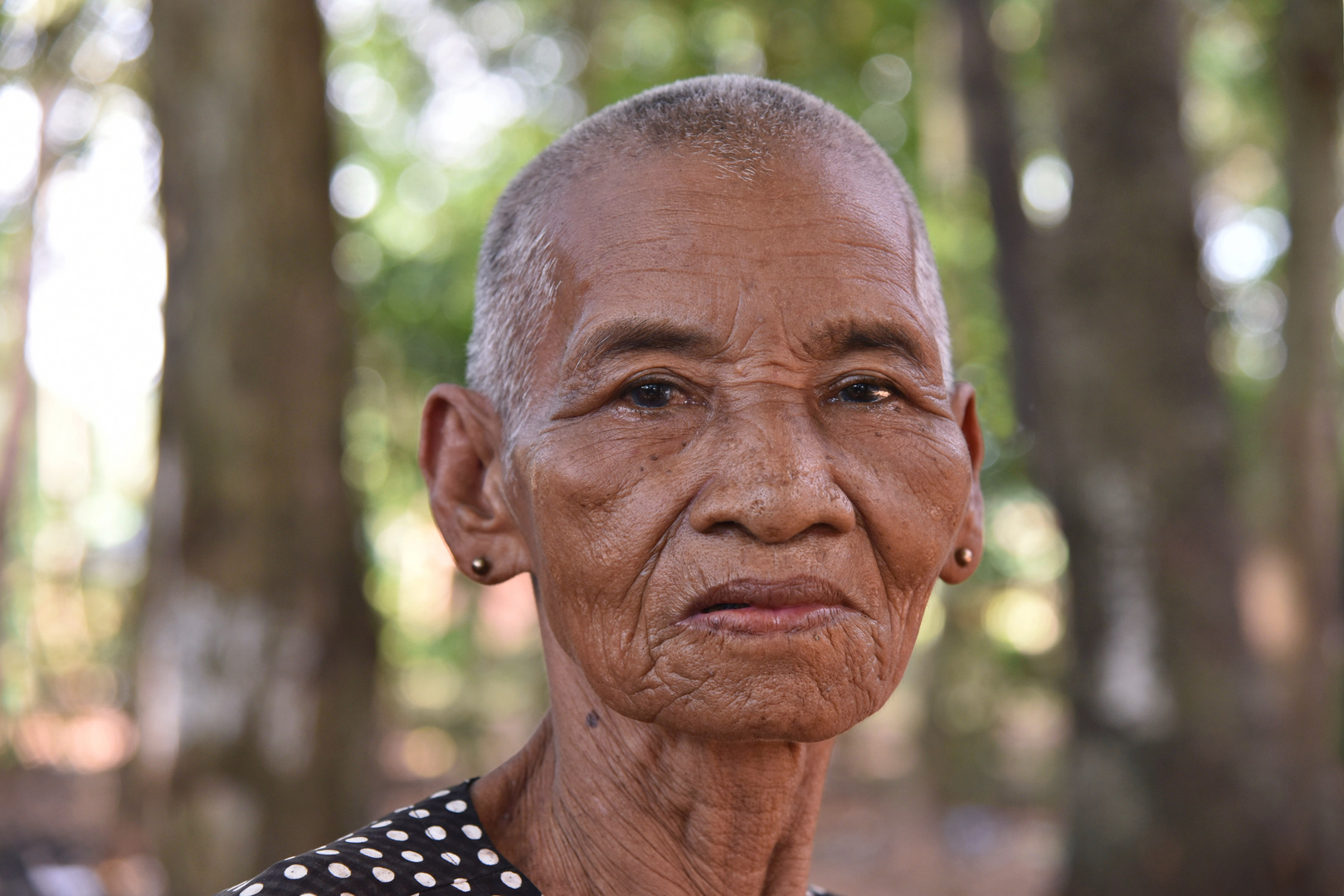 old Khmer lady 01