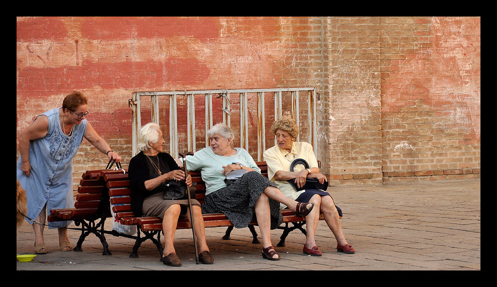 Old ladies in Venezia