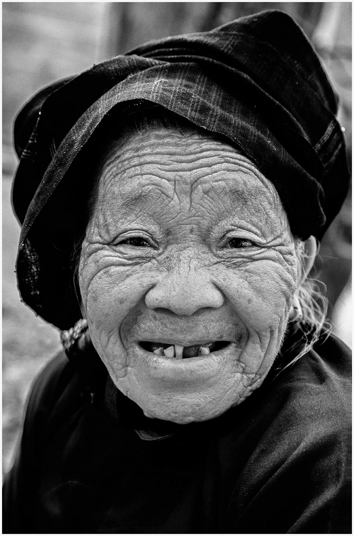 Old Lady in black and white