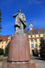 Old Lenin Statue r