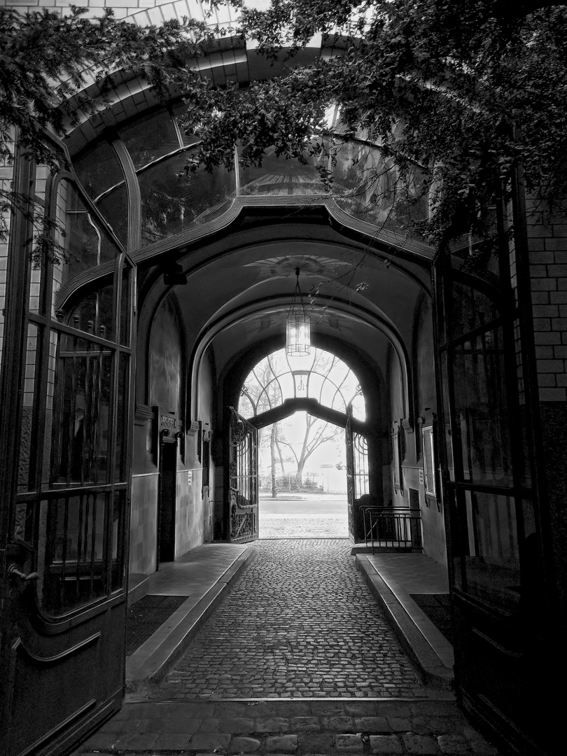 ... old major hall Charlottenburg, back entrance ...