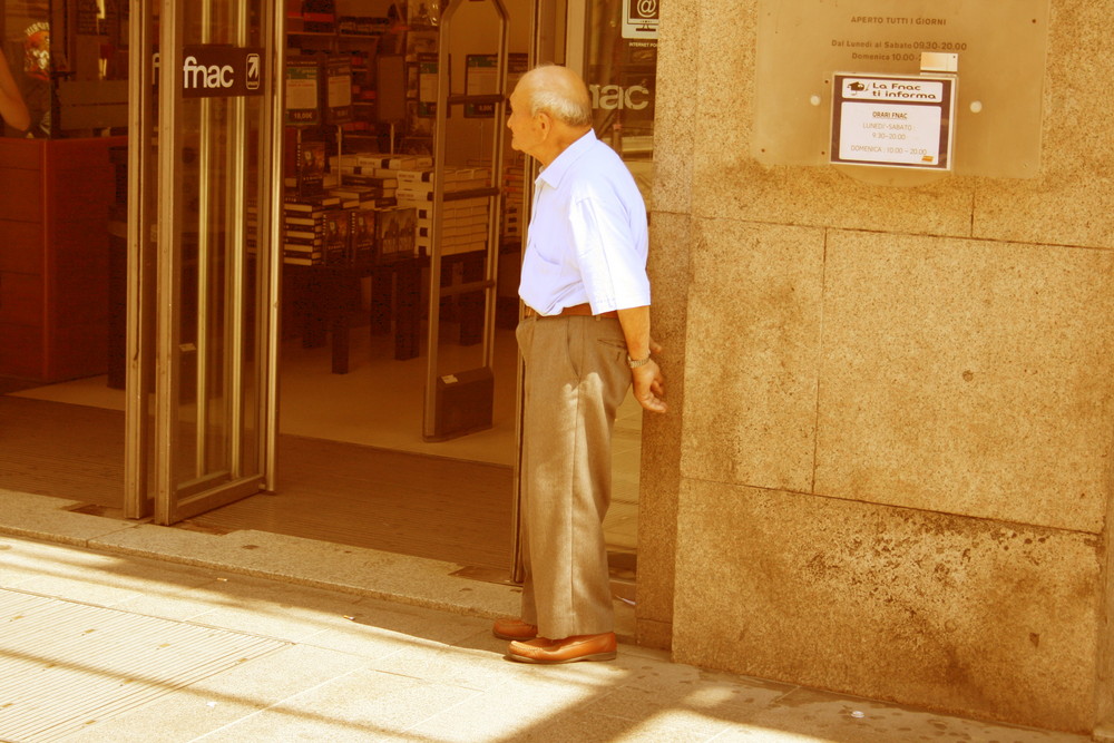 old man in Milano