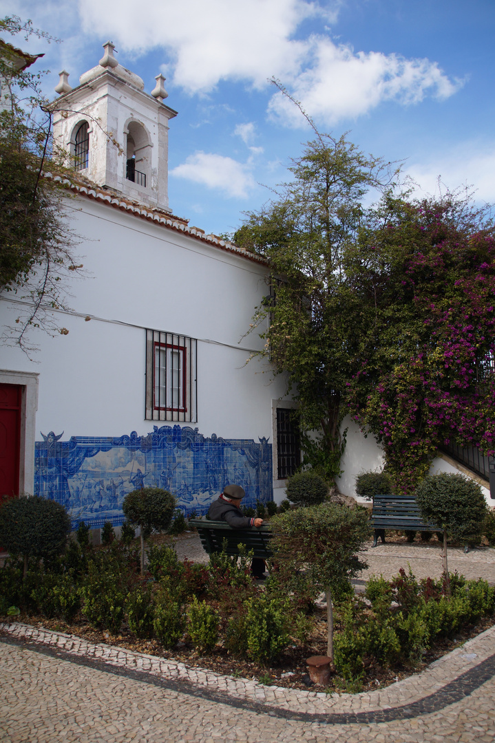 Old Man resting - Lisboa 