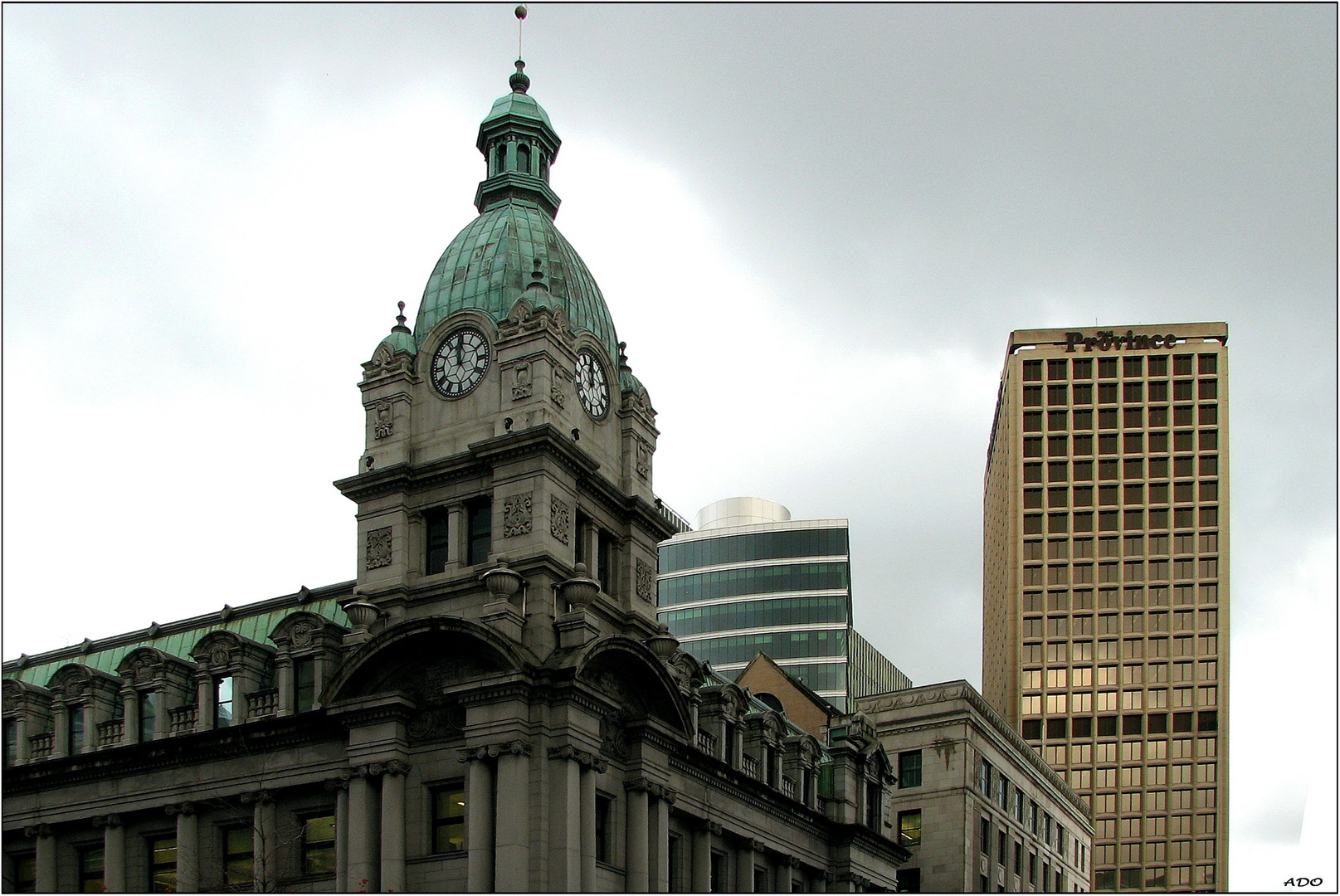 Old meets New - in Downtown Vancouver (4)