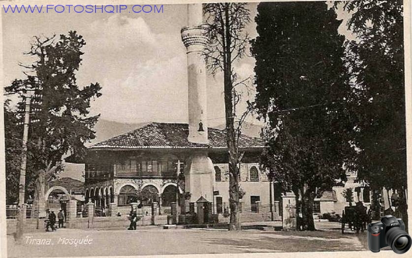 OLD TIRANA MOSQUE , BUILD BY SULEYMAN PASHA BARGJINI IN 1614 - www.fotoshqip.com