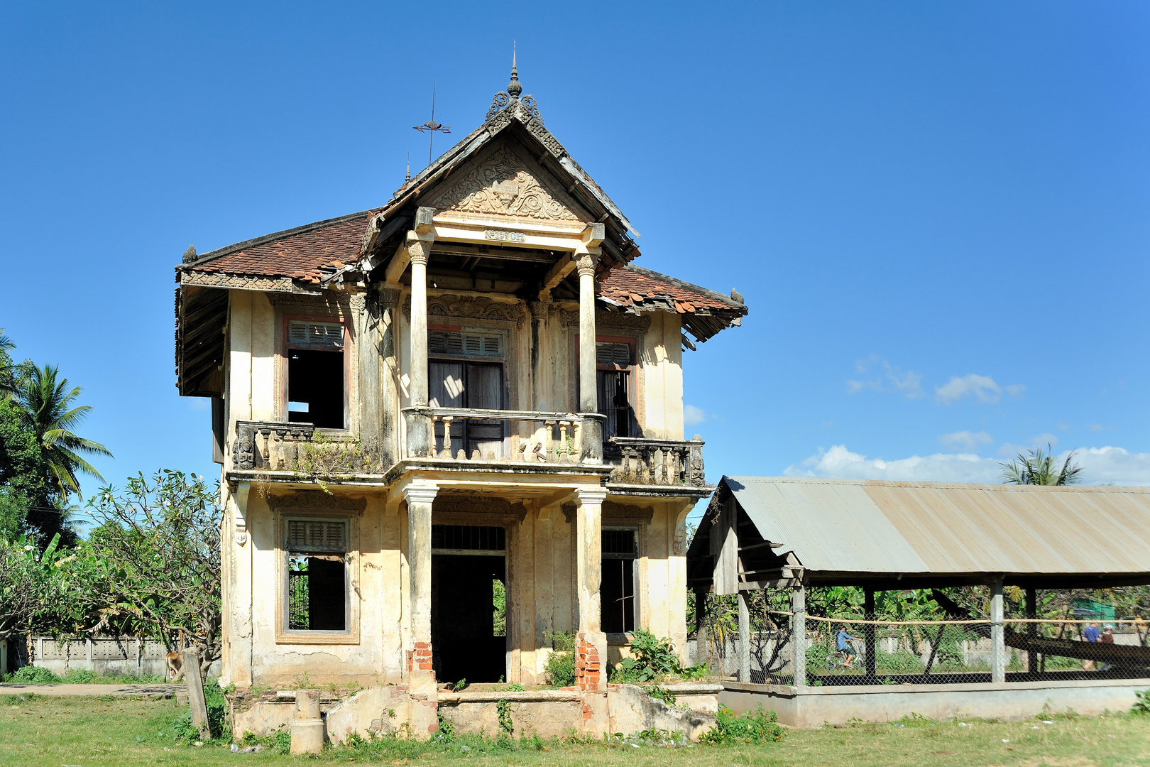 Old villa 01