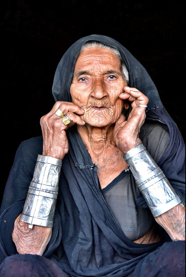Old woman Harijan
