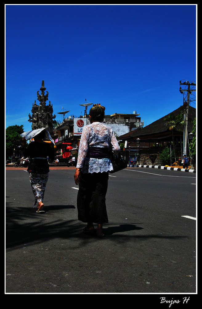 old woman in bali