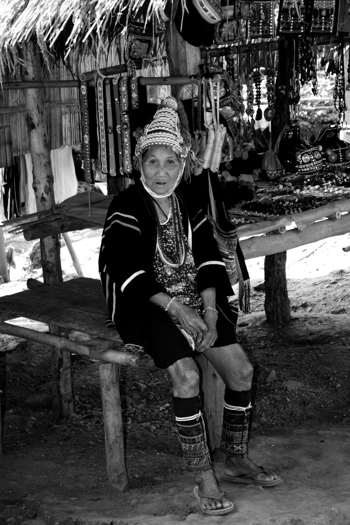 Old woman "Long Neck " tribe