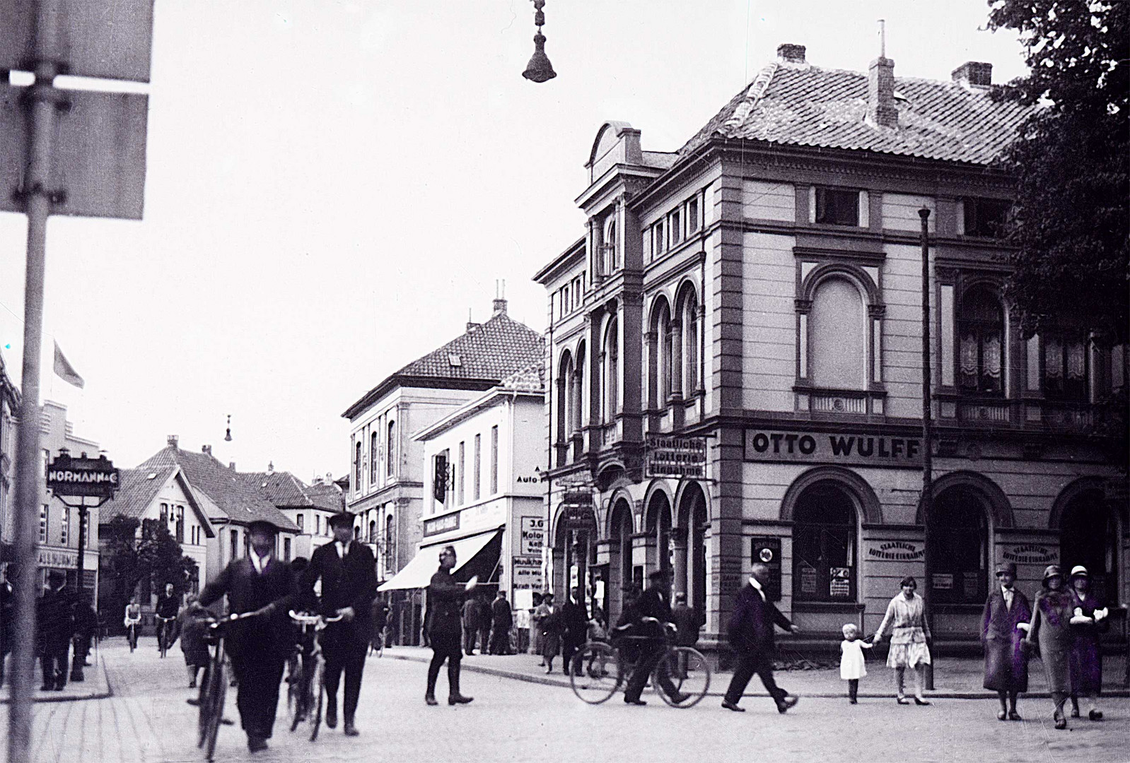 Oldenburg, Lange Straße. Ca. 1925 von einem 9x13 Glasnegativ.