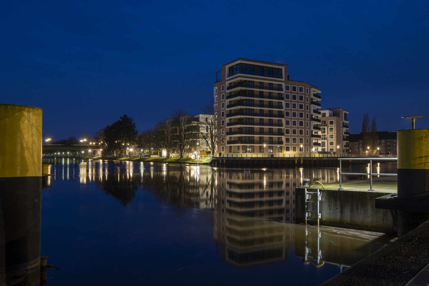 Oldenburger Stadthafen bei Nacht