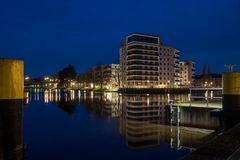 Oldenburger Stadthafen bei Nacht