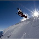 Oldschool-Skigebiet-Wir haben alle Spaß mit dem Snowboard-Foto