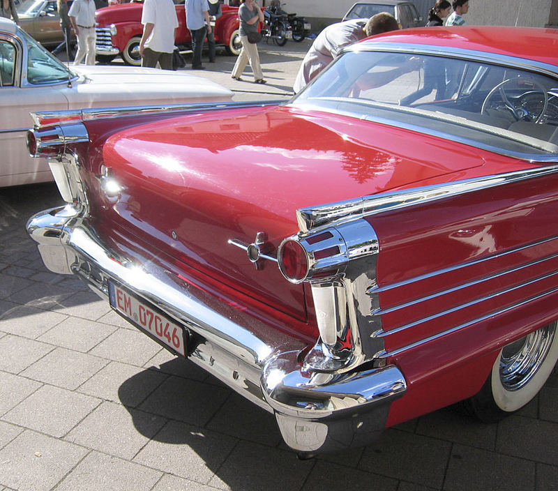 Oldsmobile 88 von hinten