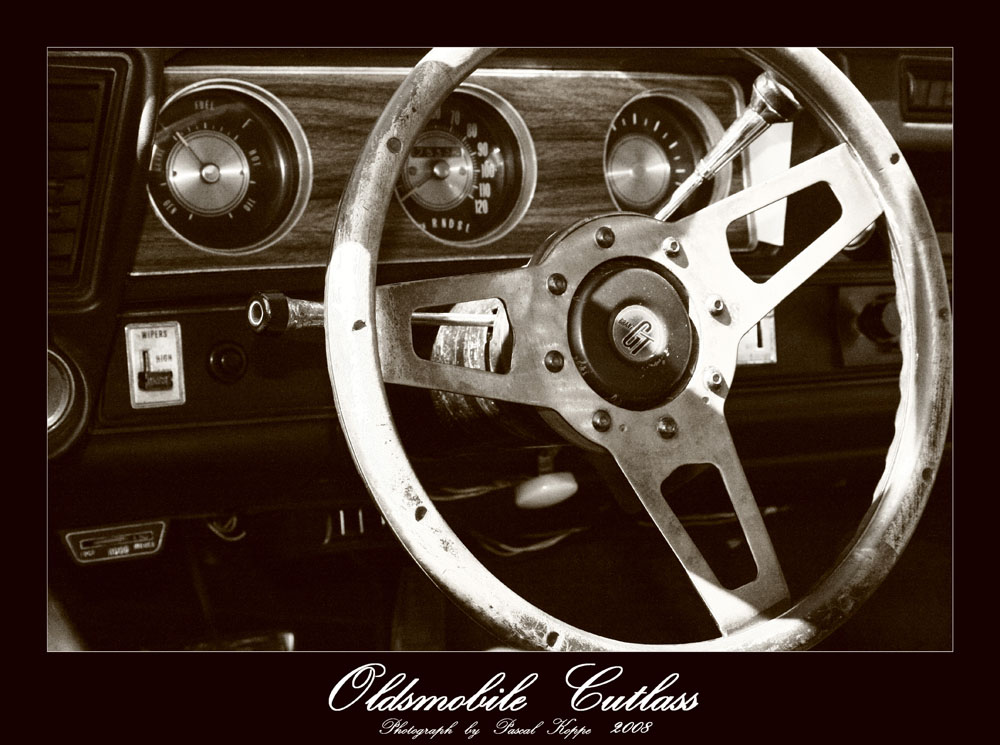 ---< Oldsmobile Cutlass >---