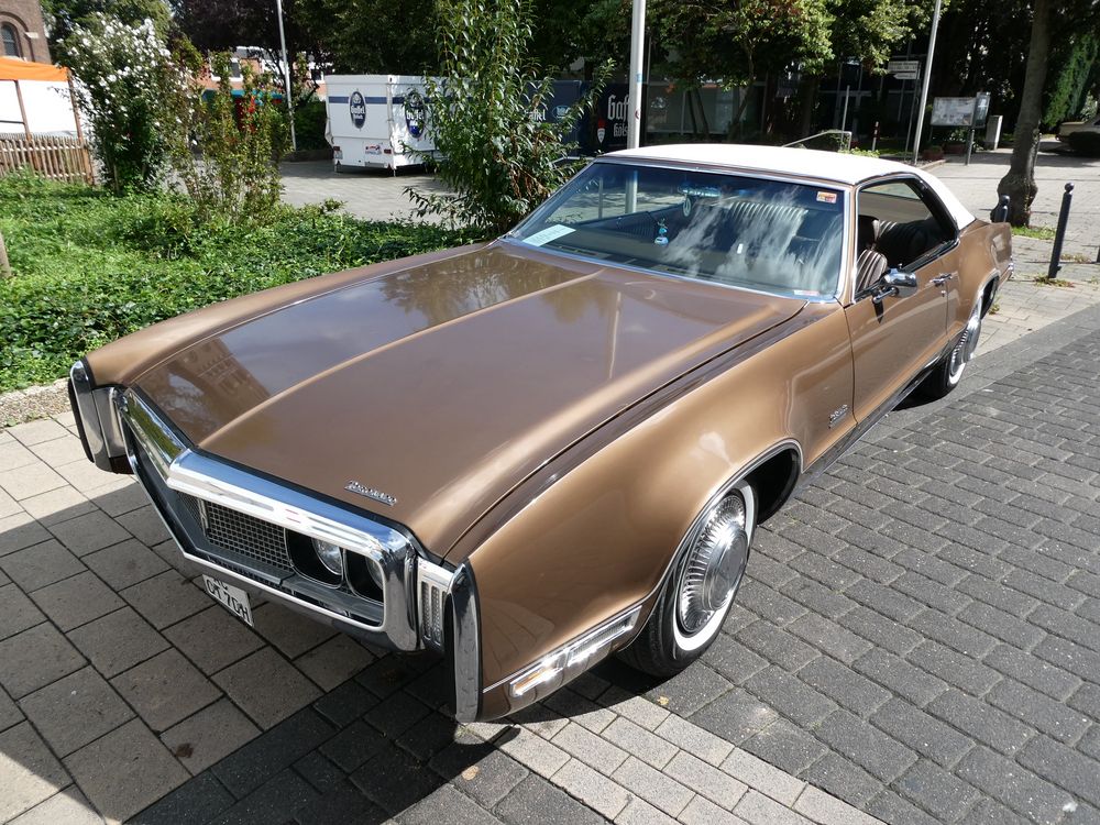 OLDSMOBILE  TORONADO