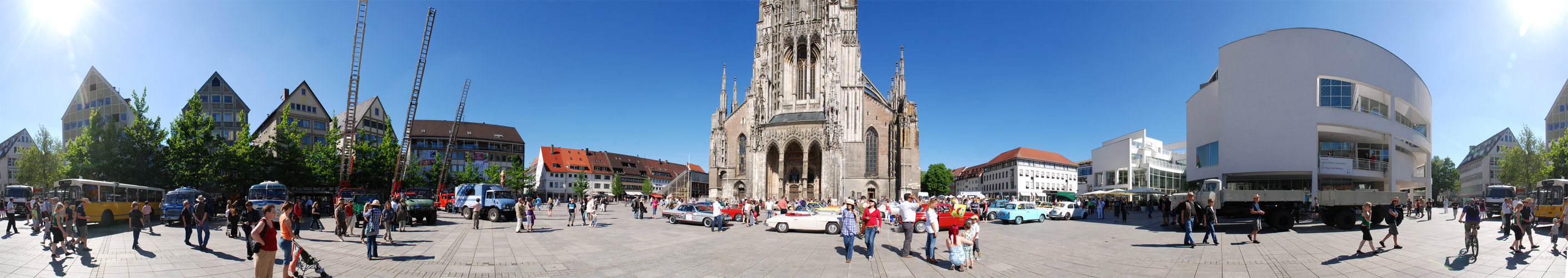 Oldtimer auf dem Münsterplatz