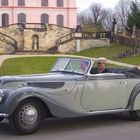 Oldtimer - Automobile Eleganz im historischen Ambiente