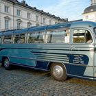 Oldtimer Bus auf Schloß Bensberg - 3