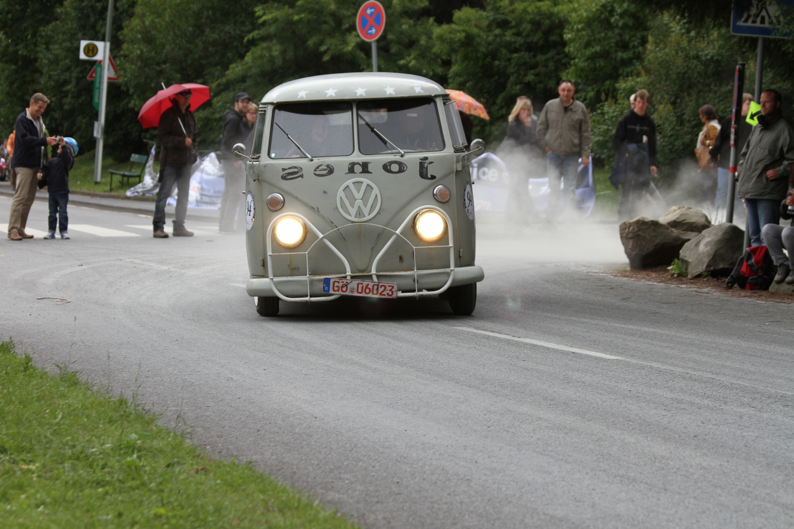 Oldtimer Bus in Action