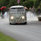 Oldtimer Bus in Action