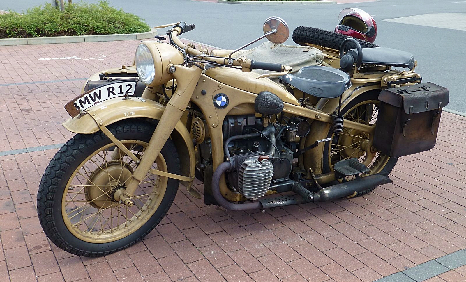 Oldtimer Gespann BMW-R12