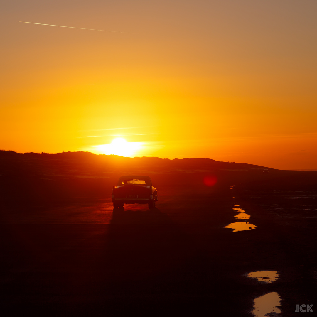 Oldtimer im Sonnenuntergang