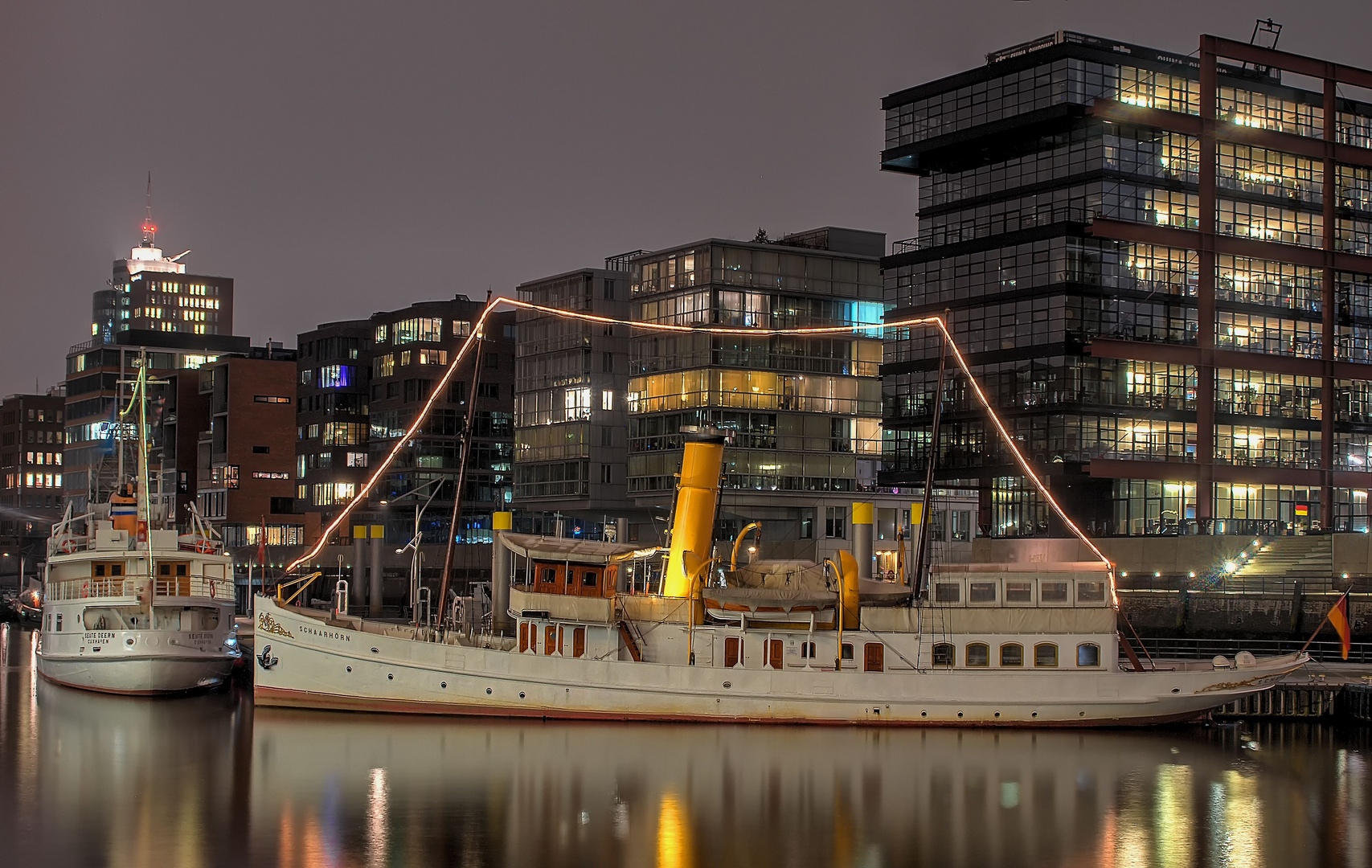 -- Oldtimer in der Hafen City --