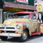 Oldtimer in Georgetown, Grand Cayman, Cayman Islands