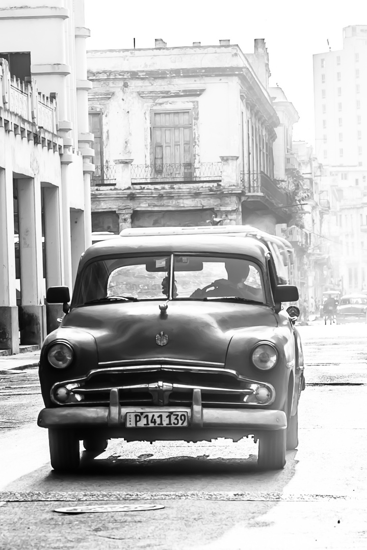 Oldtimer in S/W in Havanna Kuba